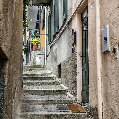 民宿 Affascinante Mansarda Nel Cuore Di *