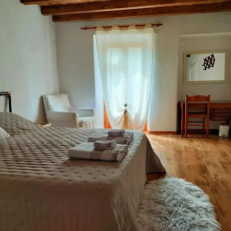 Affascinante Mansarda Nel Cuore Di Homestay