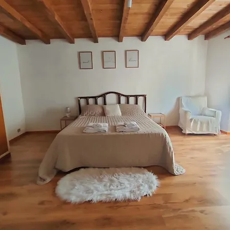 Homestay Affascinante Mansarda Nel Cuore Di